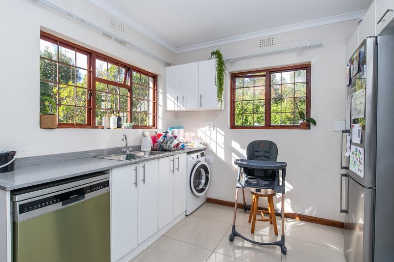 To Let 3 Bedroom Property for Rent in Meadowridge Western Cape